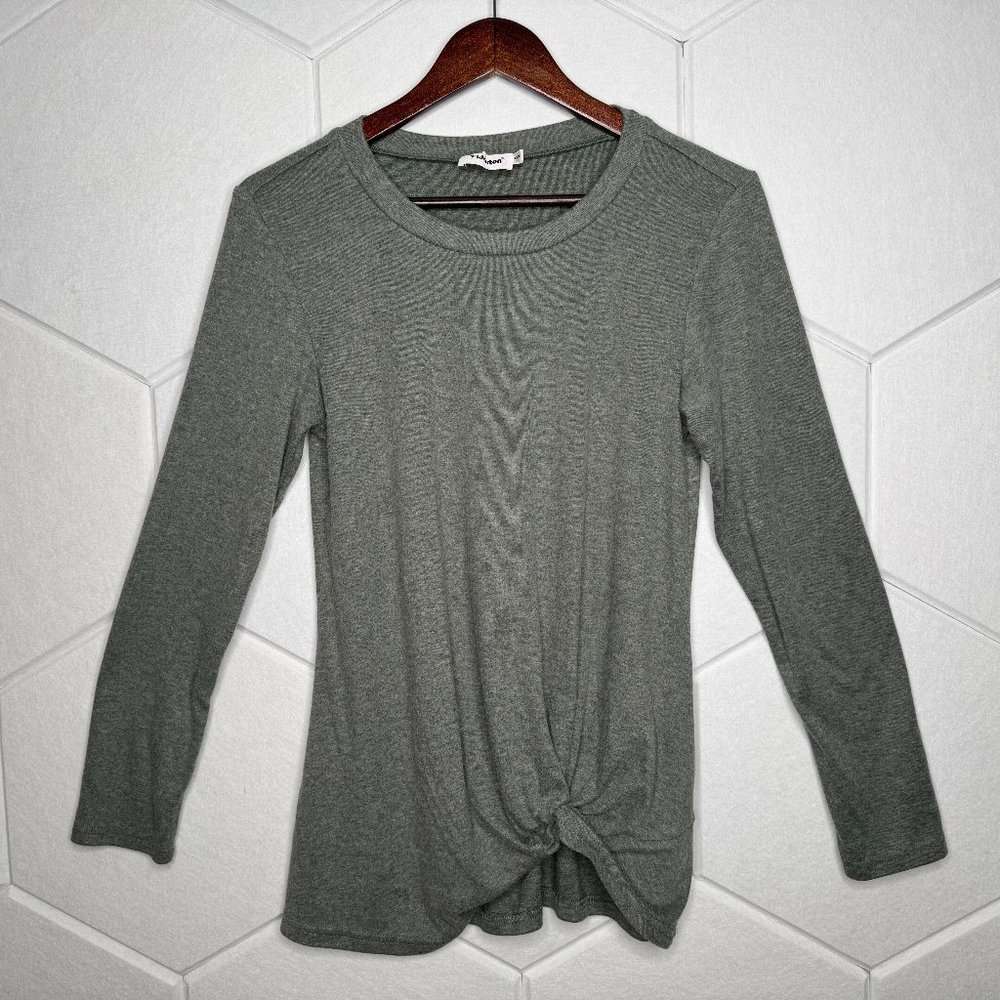 Green Long Shirt with Front Knot Detail – Women’s Small